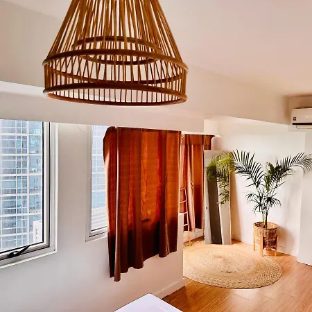 2Bedroom Loft Type Unit In Bgc By K Suites